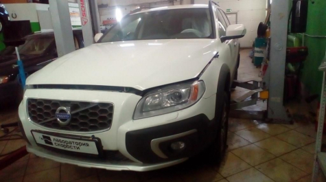 Volvo XC70 2.4 D4 181 Hp 2015 г